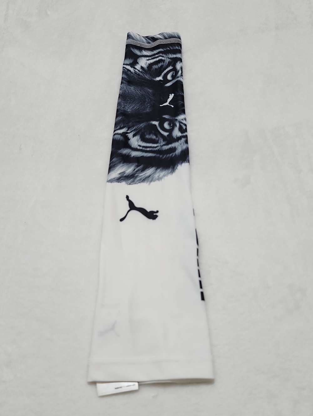 Puma Men's White & Black Graphic Arm Sleeve